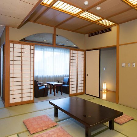 Ikaho Grand Hotel Shibukawa Bagian luar foto